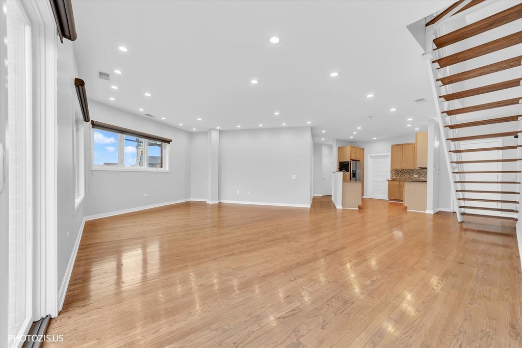 912 W Chicago Avenue - Photo 7
