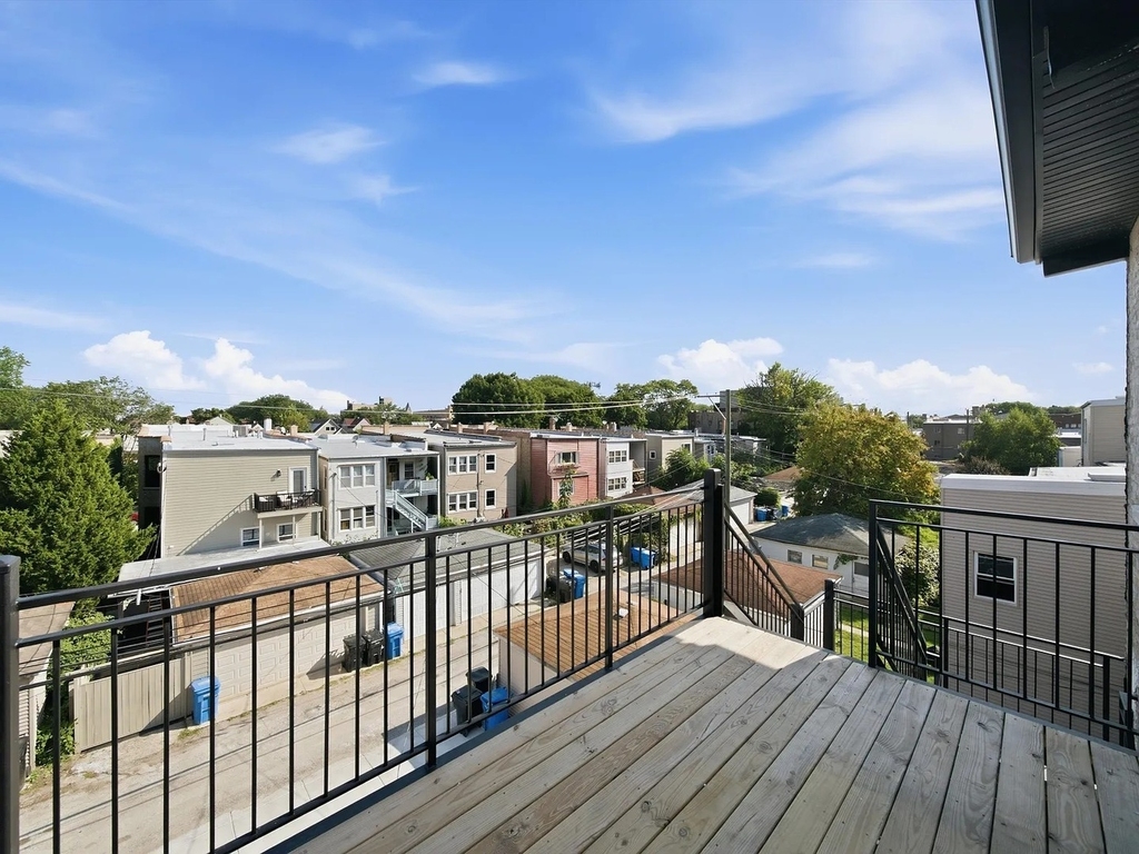 2442 W Wilson Avenue - Photo 9