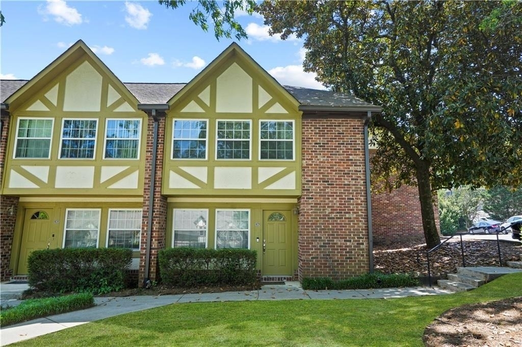 2825 Northeast Expressway Ne - Photo 2