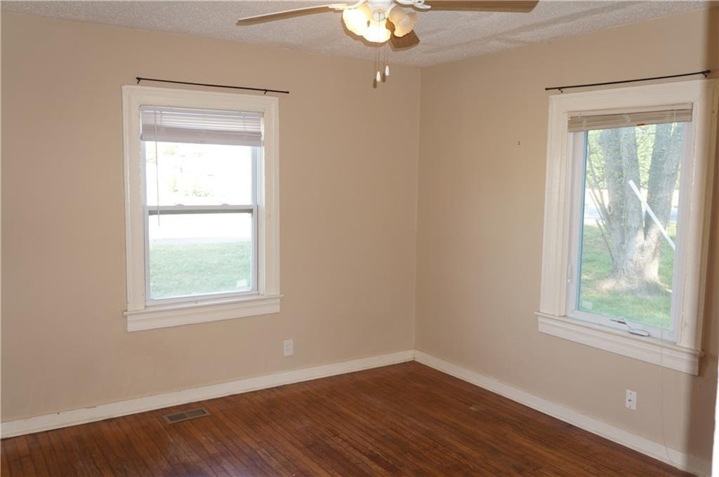 583 Colonial Circle Se - Photo 8