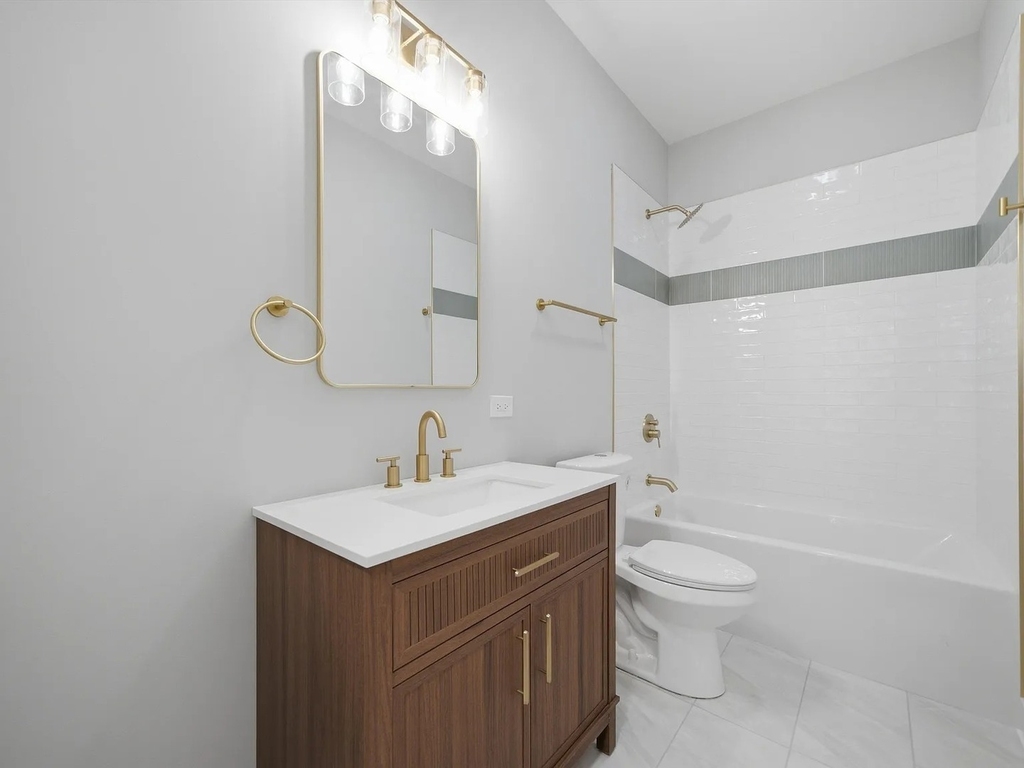 2442 W Wilson Avenue - Photo 8