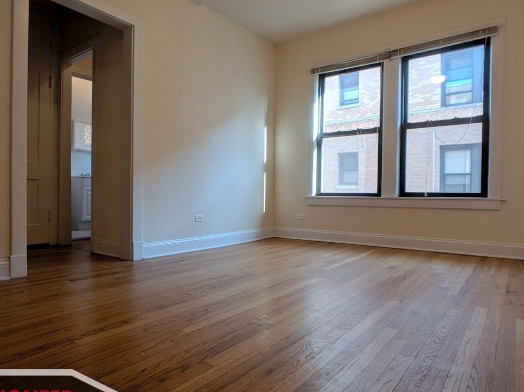 2621 N Spaulding Avenue - Photo 1