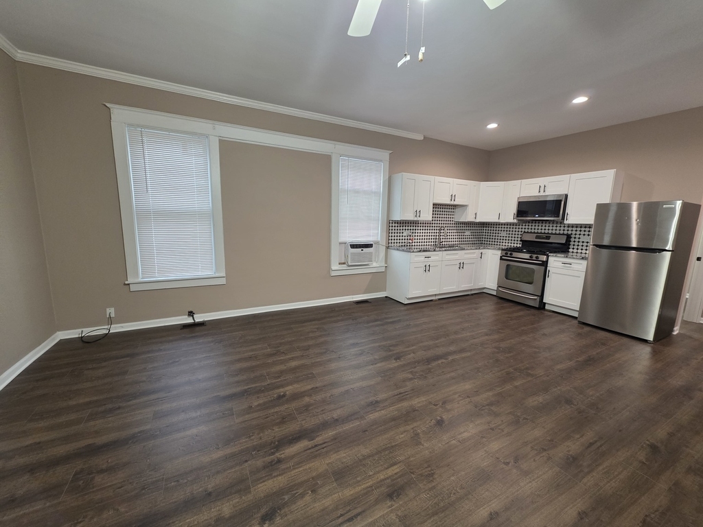 214 Franklin Street - Photo 3