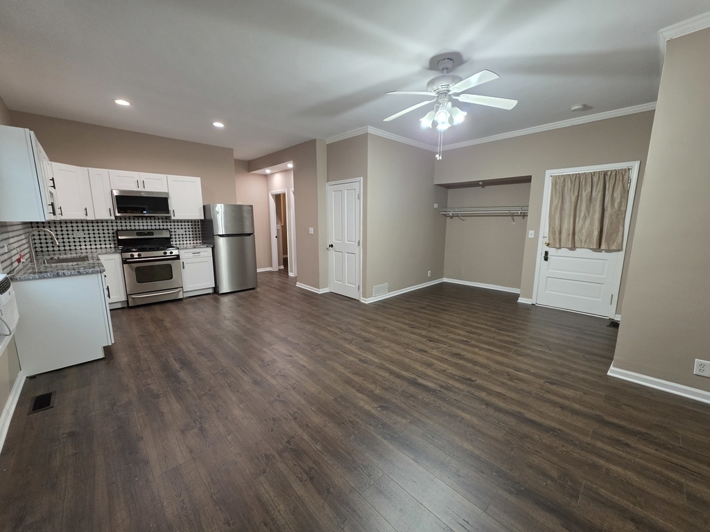 214 Franklin Street - Photo 4
