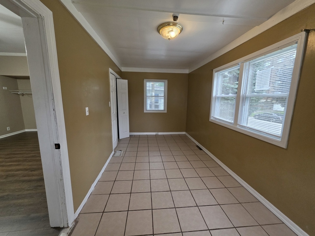 214 Franklin Street - Photo 9