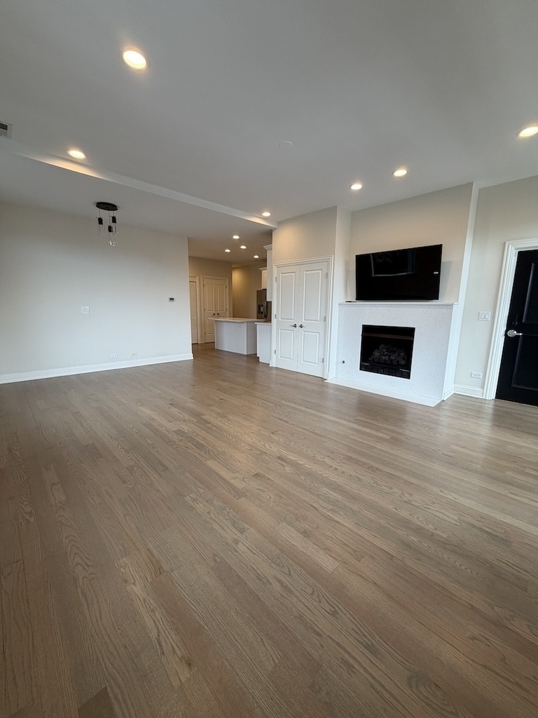 1701 W Chicago Avenue - Photo 3
