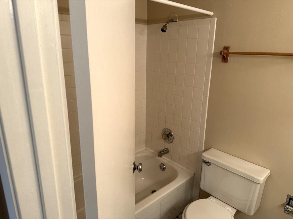 6165 Knoll Wood Road - Photo 3