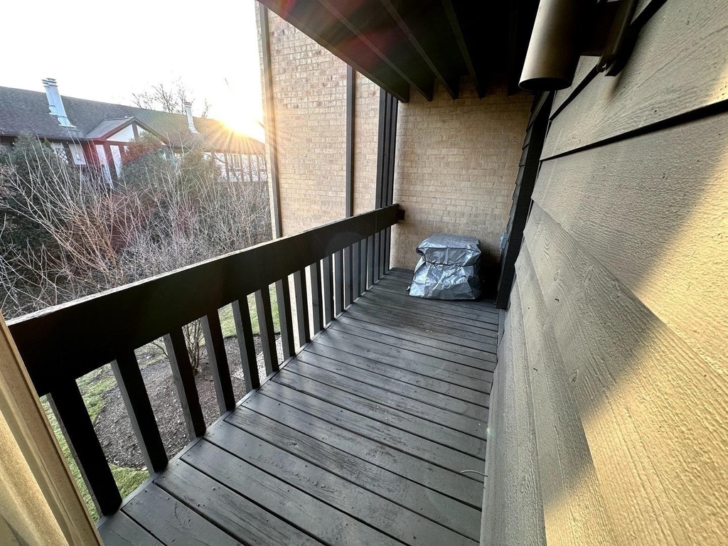 6165 Knoll Wood Road - Photo 9