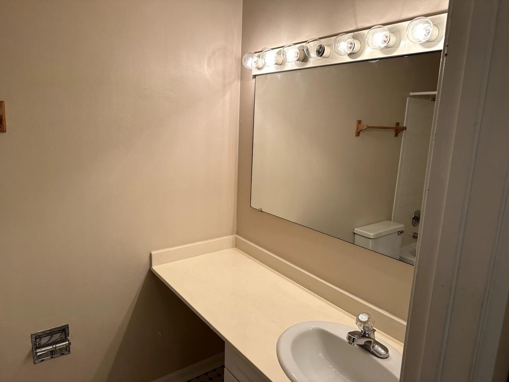 6165 Knoll Wood Road - Photo 4