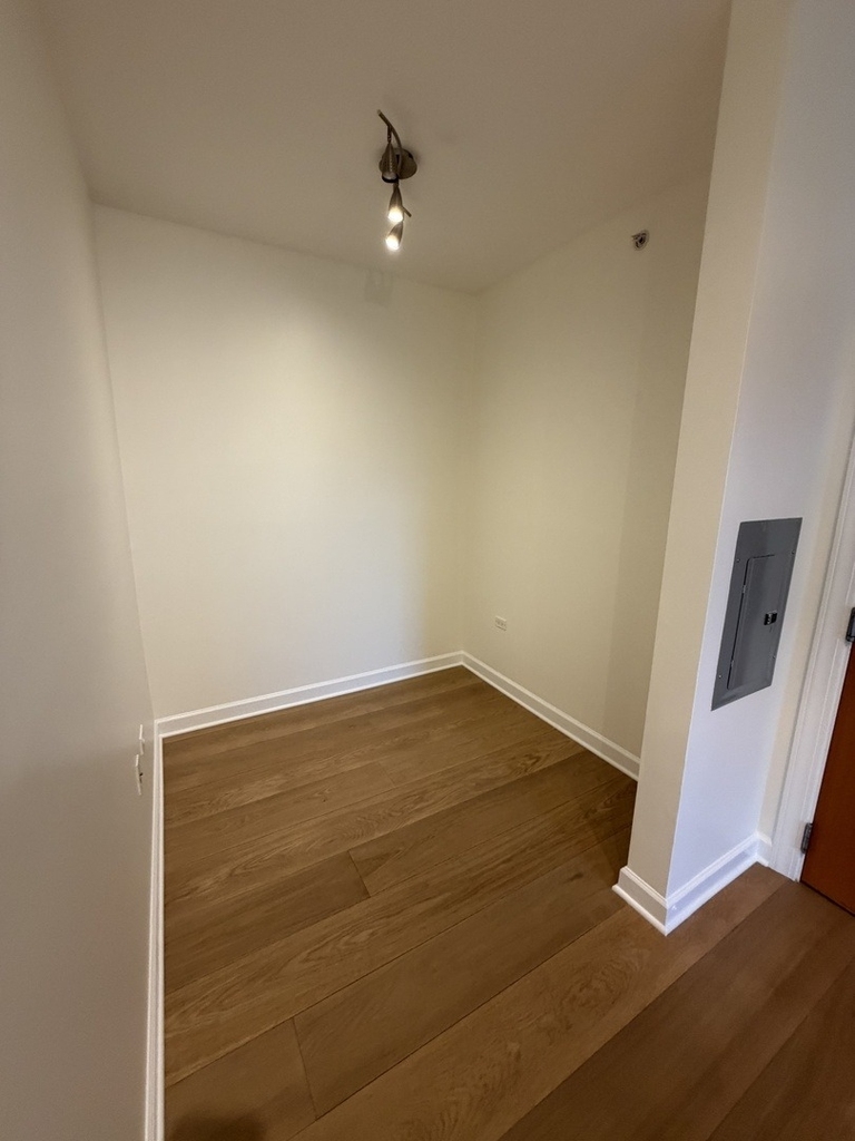 100 E 14th Street - Photo 27