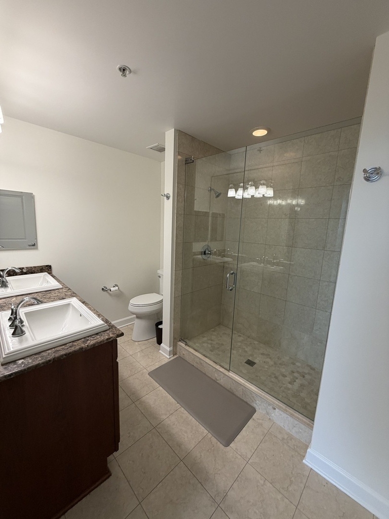 100 E 14th Street - Photo 18