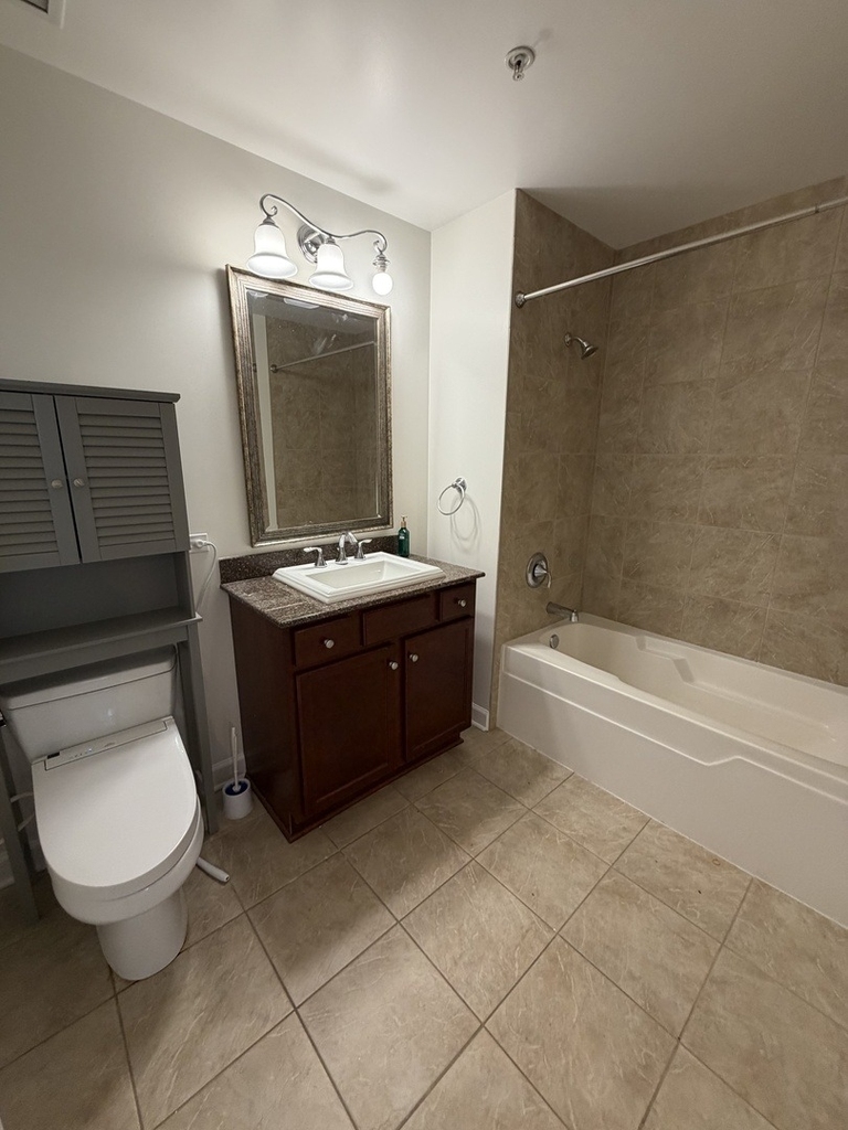 100 E 14th Street - Photo 25