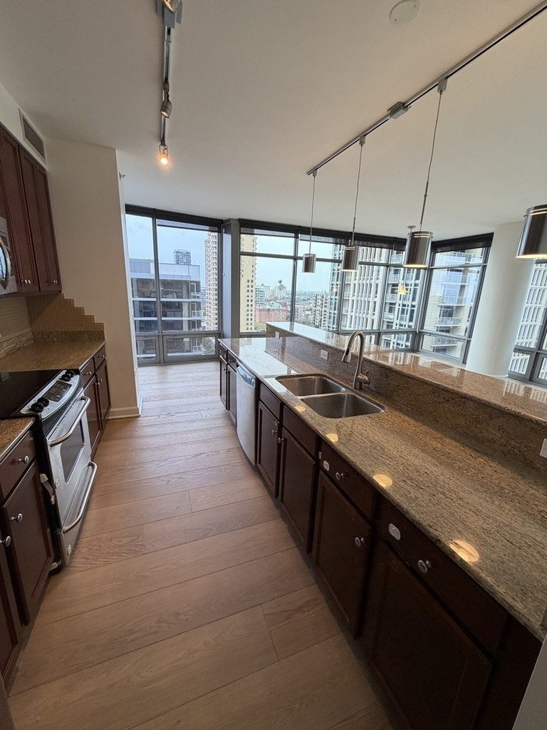 100 E 14th Street - Photo 11