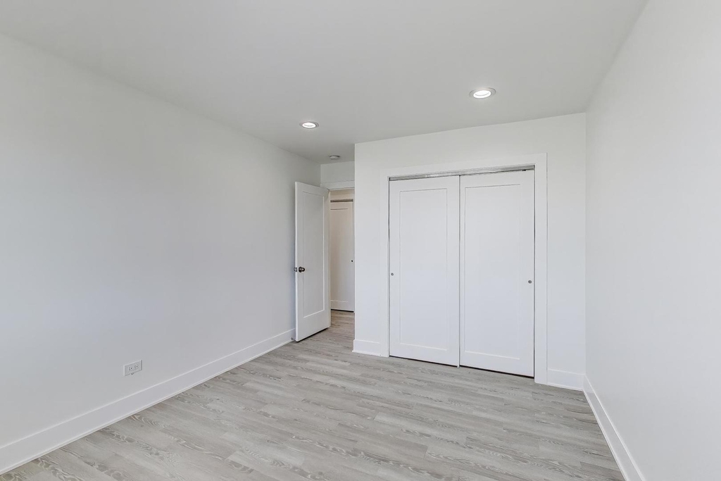 7250 N Western Avenue - Photo 13