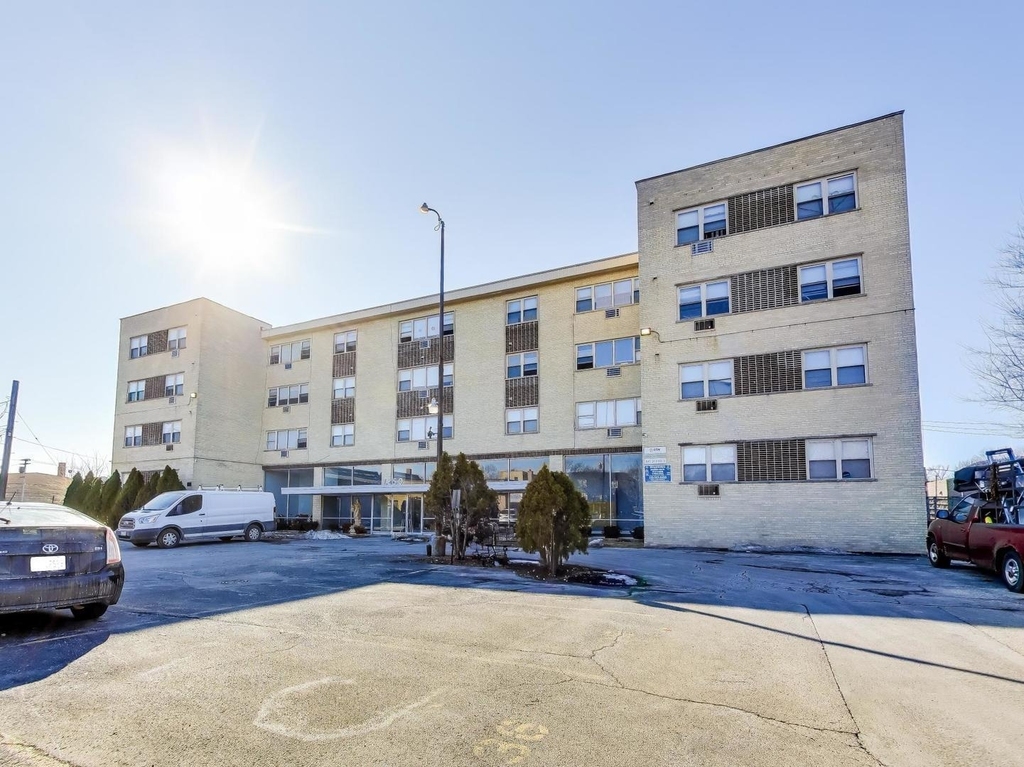 7250 N Western Avenue - Photo 1