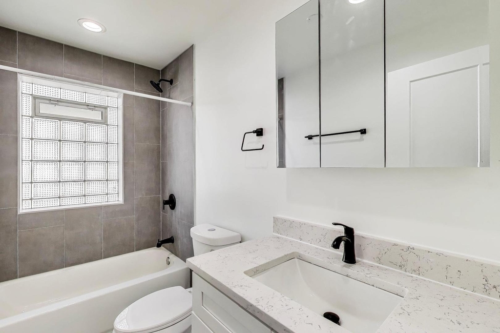 7250 N Western Avenue - Photo 11