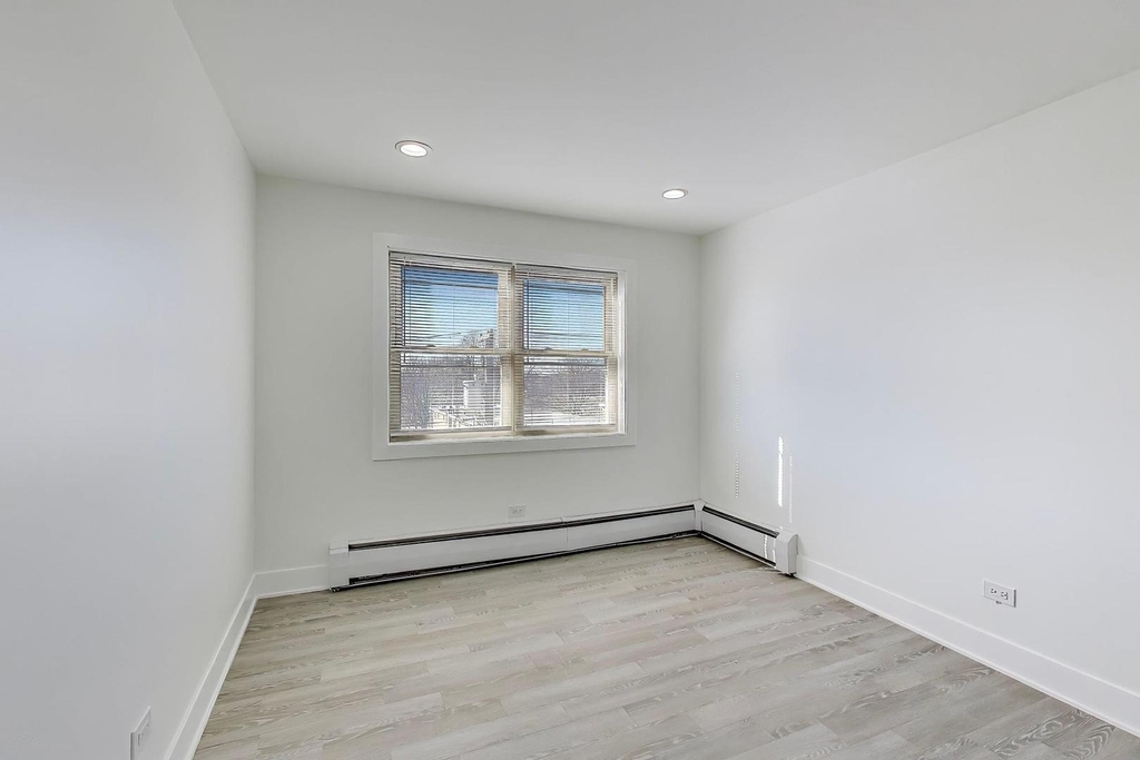 7250 N Western Avenue - Photo 12