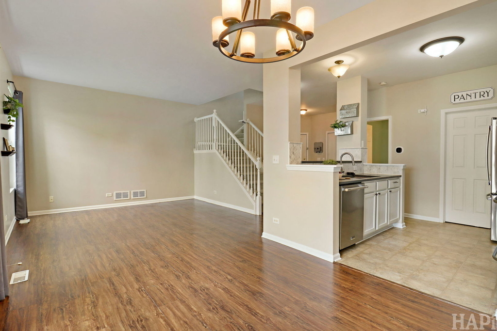 533 N Red Deer Road - Photo 9