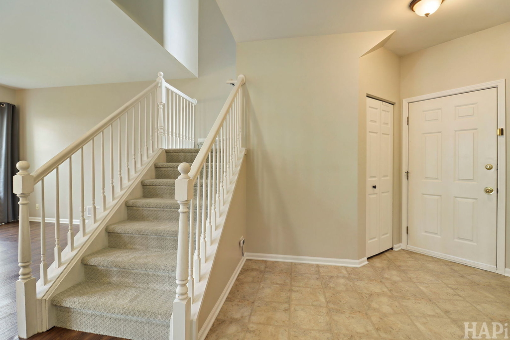 533 N Red Deer Road - Photo 3