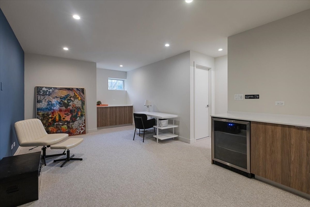559 E 50th Street - Photo 30
