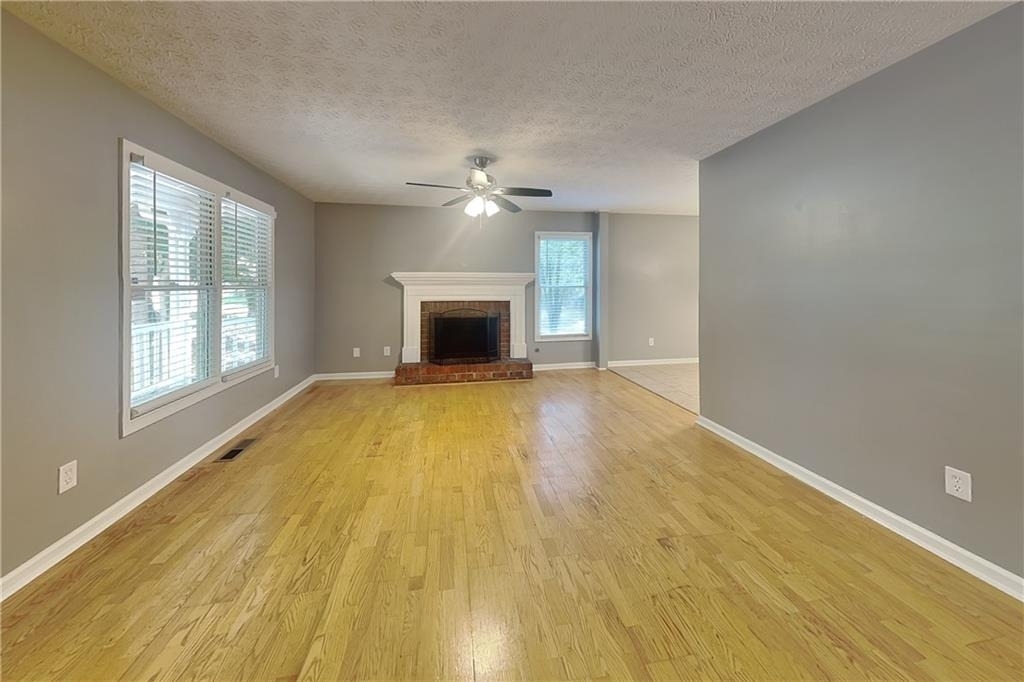 211 Mill Pointe Drive - Photo 2