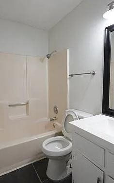 5504 Estates Court - Photo 8
