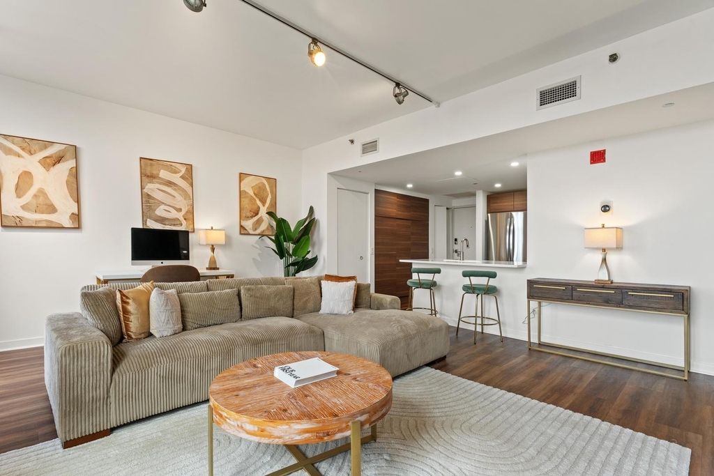 61 W 15th Street - Photo 4