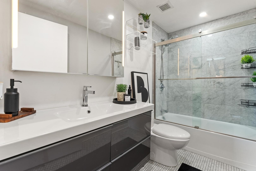 61 W 15th Street - Photo 9