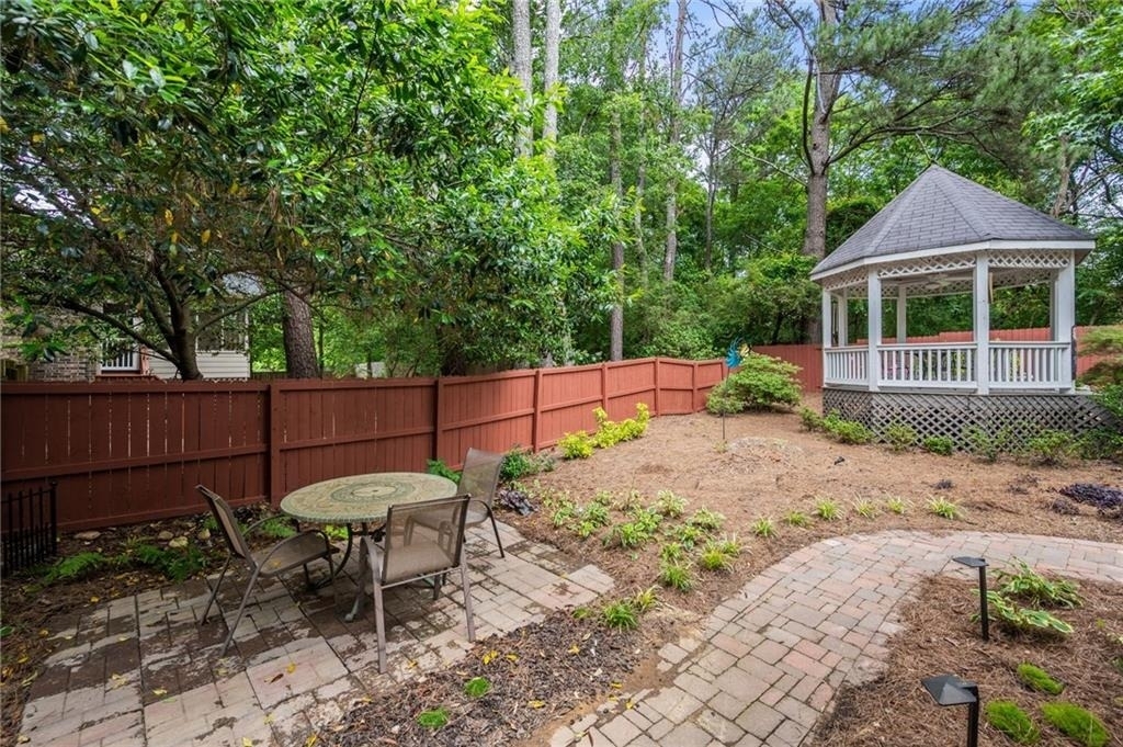 2132 Dunwoody Glen - Photo 24