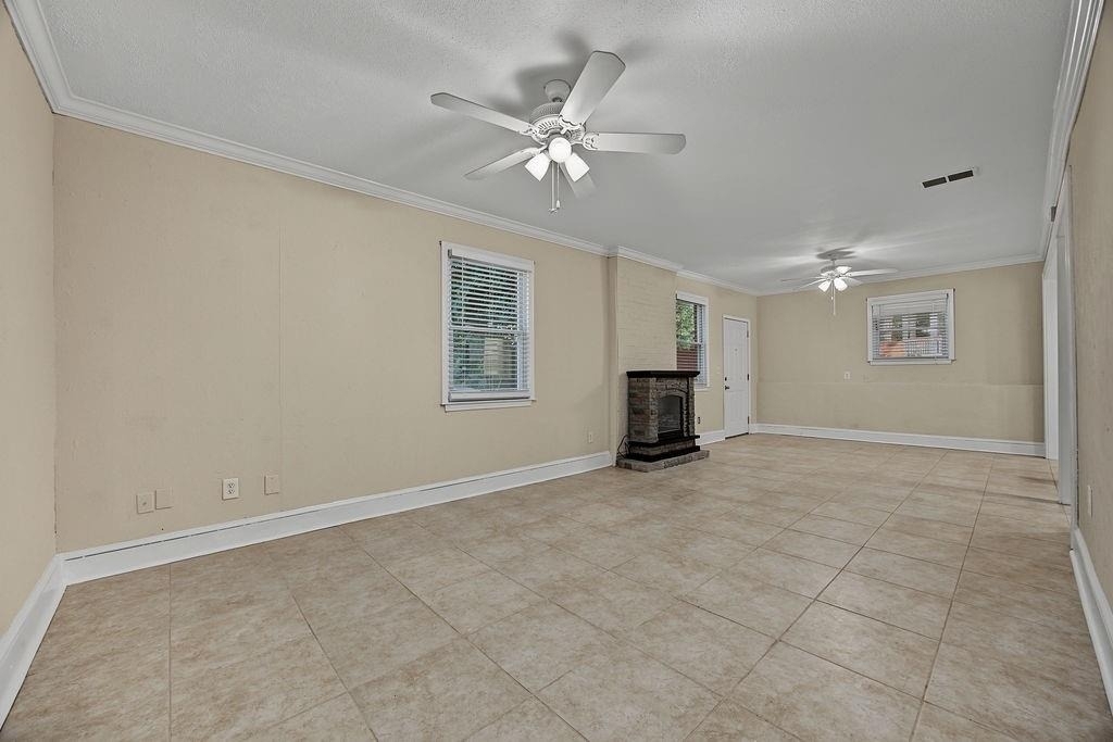 2132 Dunwoody Glen - Photo 1