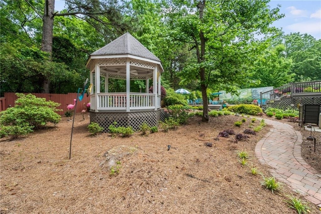 2132 Dunwoody Glen - Photo 25