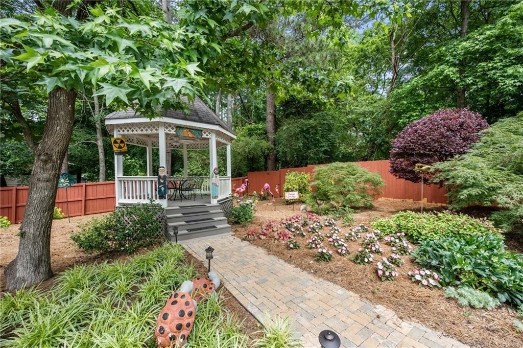 2132 Dunwoody Glen - Photo 27