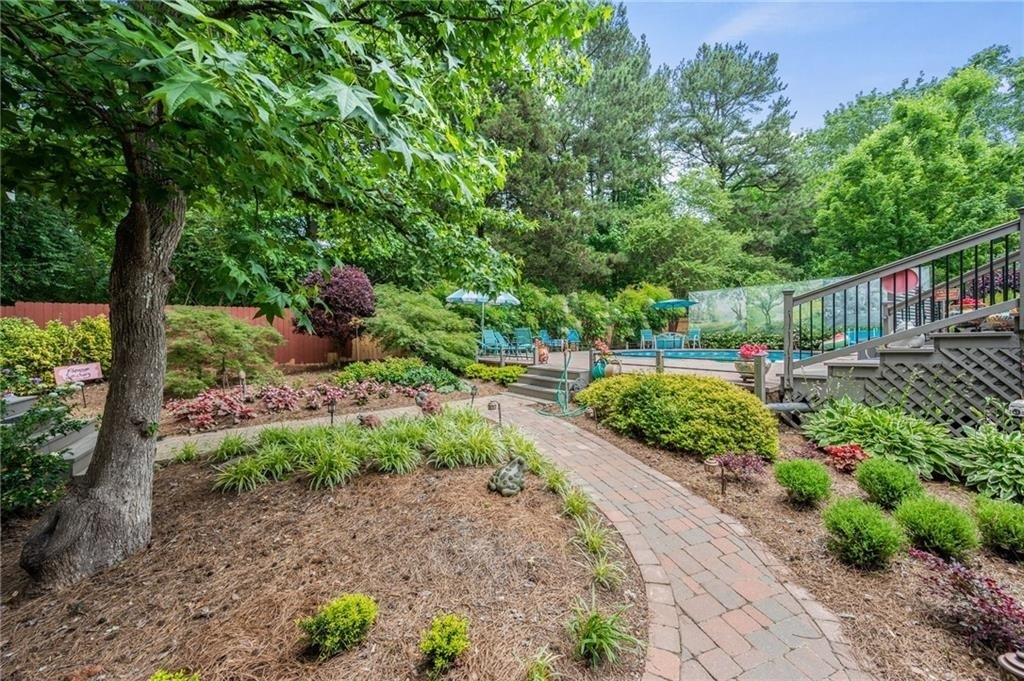 2132 Dunwoody Glen - Photo 26