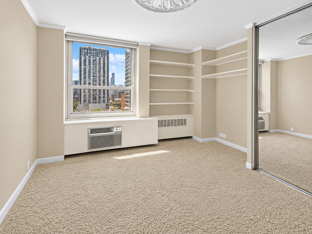 1255 N Sandburg Terrace - Photo 7