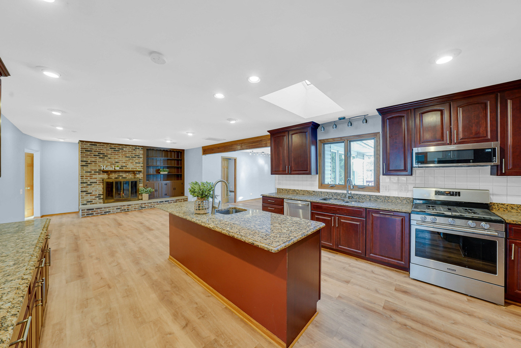 2226 Shannondale Road - Photo 3