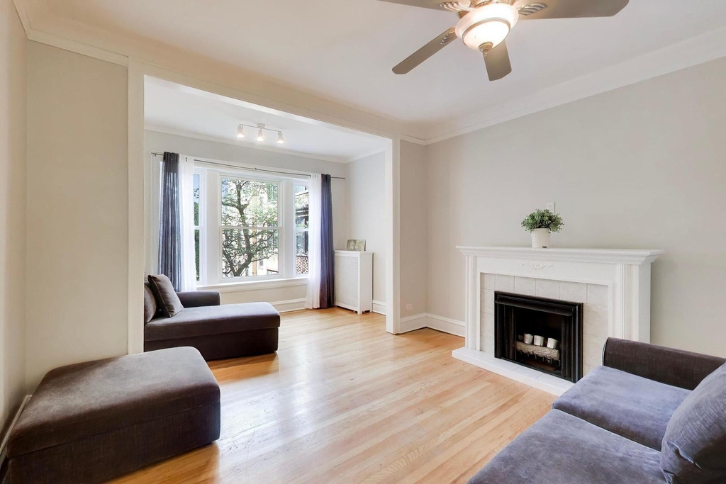 5421 S Dorchester Avenue - Photo 1