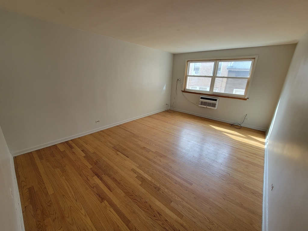 6440 N Richmond Street - Photo 1