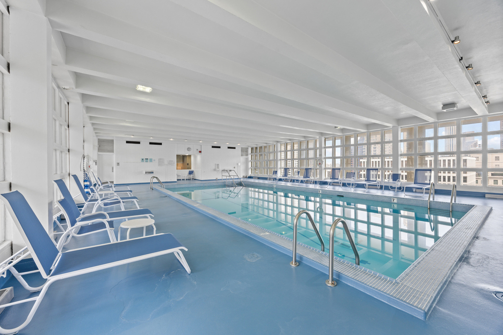 535 N Michigan Avenue - Photo 16