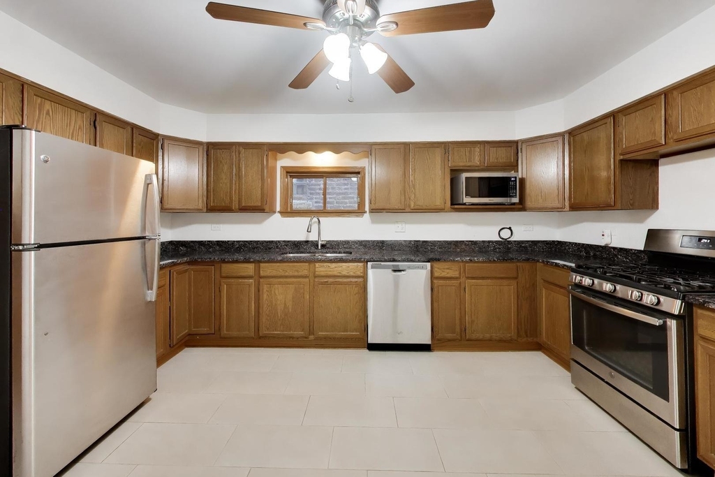 3427 S Emerald Avenue - Photo 9