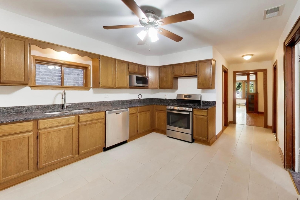 3427 S Emerald Avenue - Photo 10