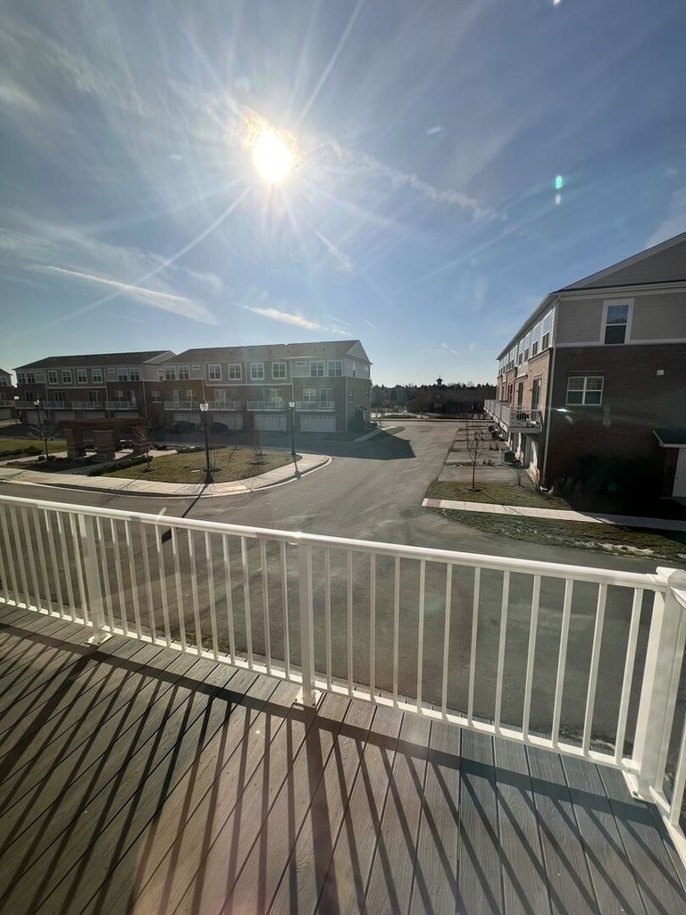 2925 Showplace Drive - Photo 10