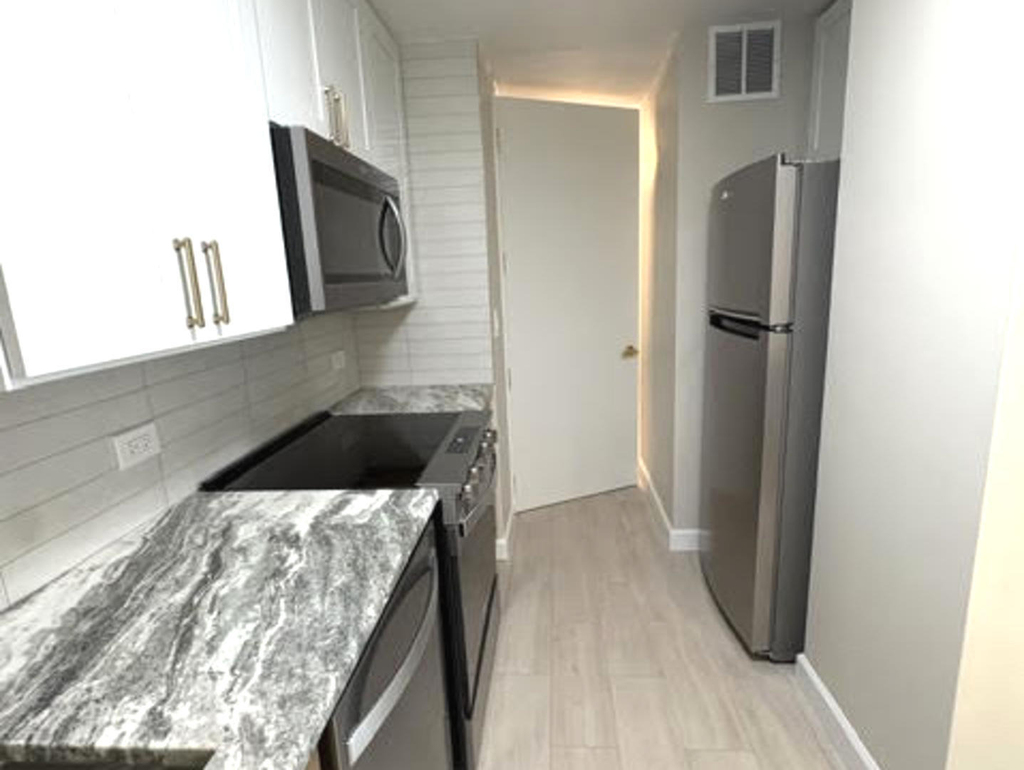 4250 N Marine Drive - Photo 3