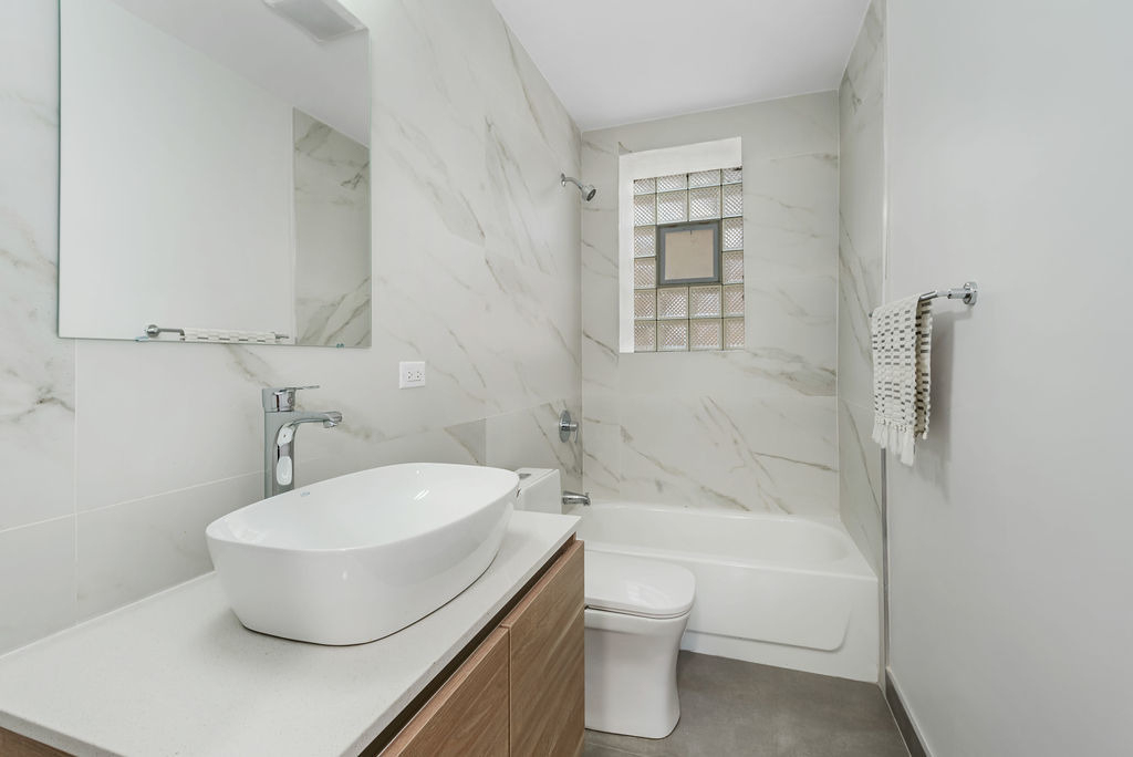 1347 W Estes Avenue - Photo 10