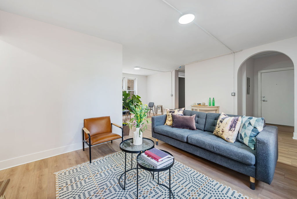 1347 W Estes Avenue - Photo 2