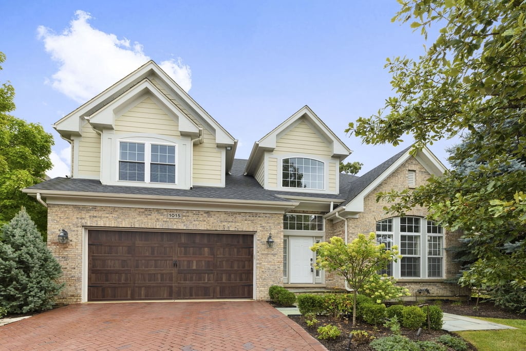 1015 White Pine Lane - Photo 0