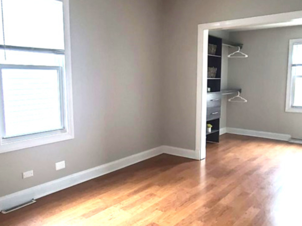 11225 S Sawyer Avenue - Photo 8