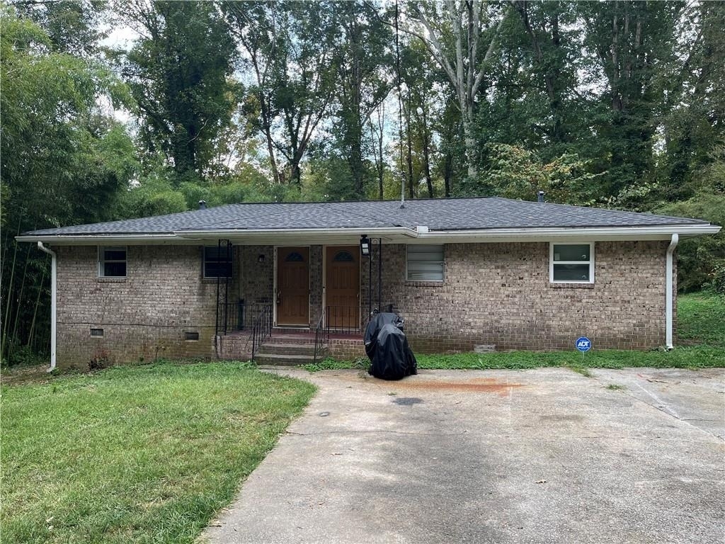 841 Larkin Lane - Photo 0