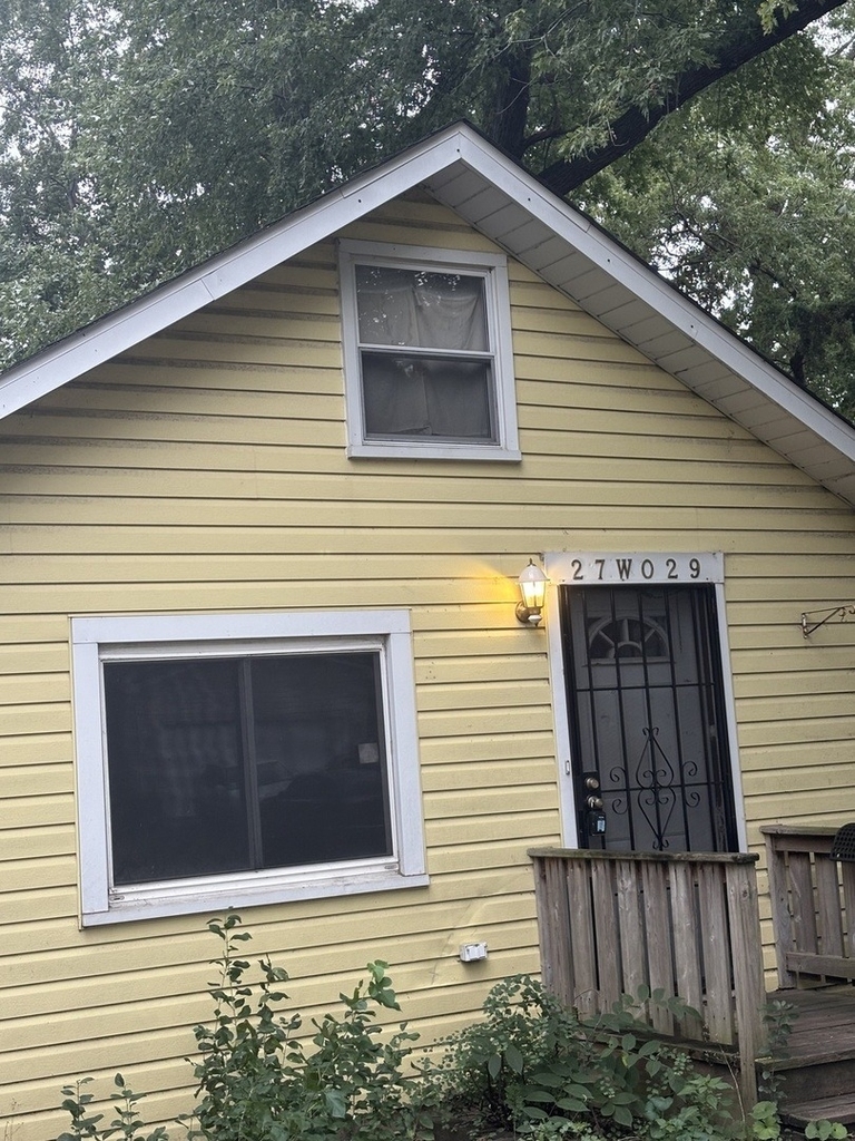 27w029 Oak Street - Photo 0