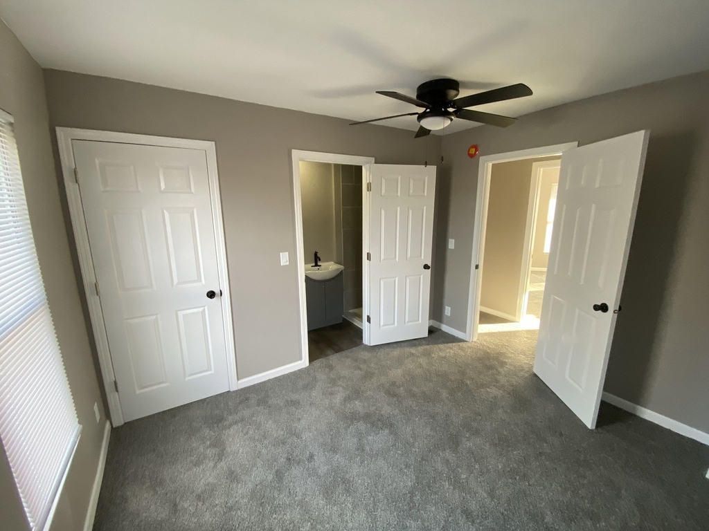 942 N Schuyler Avenue - Photo 6