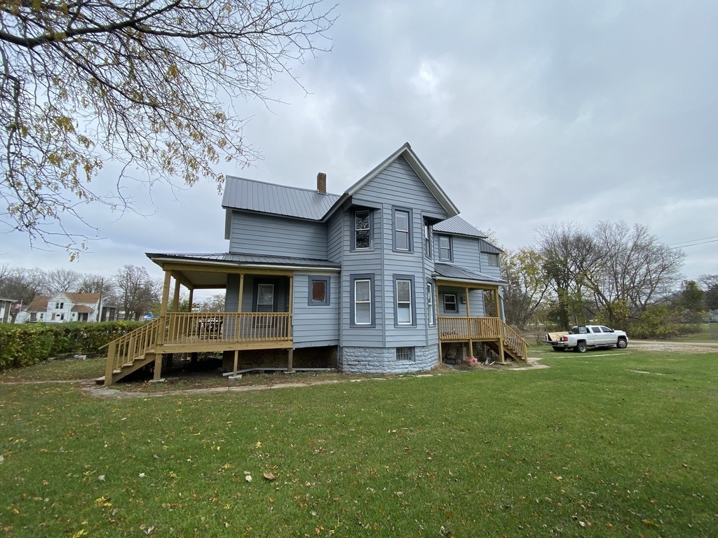 942 N Schuyler Avenue - Photo 3